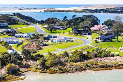 Photo of property in 127 Estuary Drive, Mangawhai Heads, Mangawhai, 0505