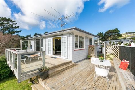 Photo of property in 18 Glen Alton Avenue, Paparangi, Wellington, 6037