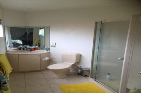 Photo of property in 19 Suncrest Drive, West Harbour, Auckland, 0618