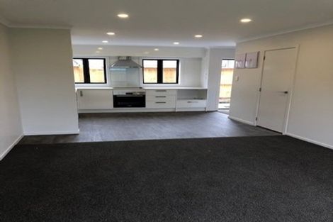 Photo of property in 4/9 Marlene Avenue, Te Atatu South, Auckland, 0610