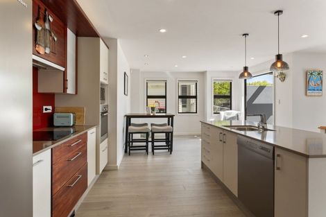 Photo of property in 10 Hei Esplanade, Whitianga, 3510