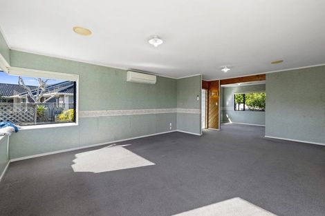 Photo of property in 7 Larsen Place, Merrilands, New Plymouth, 4312
