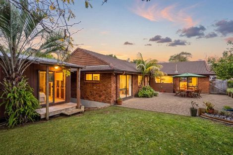 Photo of property in 1 Crestview Place, Browns Bay, Auckland, 0630