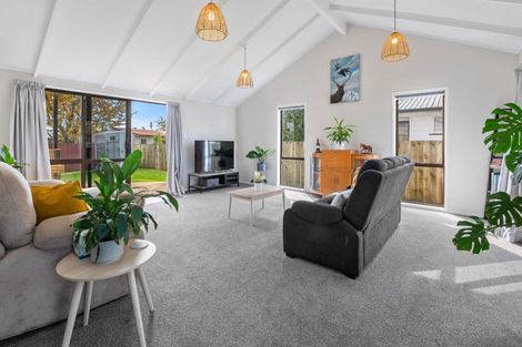 Photo of property in 35 Tennyson Drive, Owhata, Rotorua, 3010