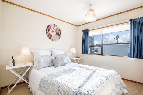 Photo of property in 1 Tiri View Place, Waiake, Auckland, 0630