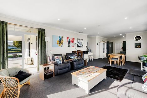 Photo of property in 1 Buckingham Place, Rototuna North, Hamilton, 3210