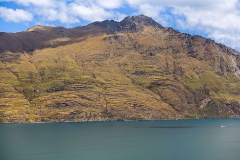 Photo of property in 64 Dart Place, Fernhill, Queenstown, 9300