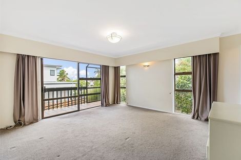 Photo of property in 1/43 Eastcliffe Road, Castor Bay, Auckland, 0620