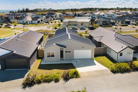 Photo of property in 17 Uatoto Road, Clarks Beach, 2122