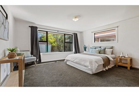 Photo of property in 1/100 Prestons Road, Redwood, Christchurch, 8051