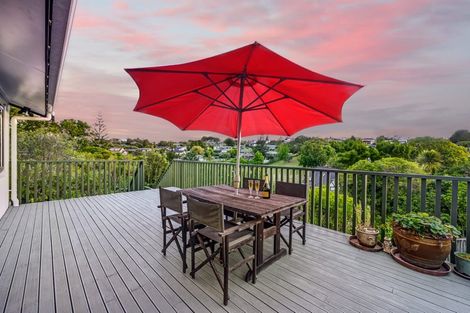 Photo of property in 10 Oliver Twist Avenue, Mellons Bay, Auckland, 2014