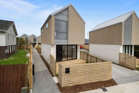 Photo of property in 2/39 Pakuranga Road, Pakuranga, Auckland, 2010