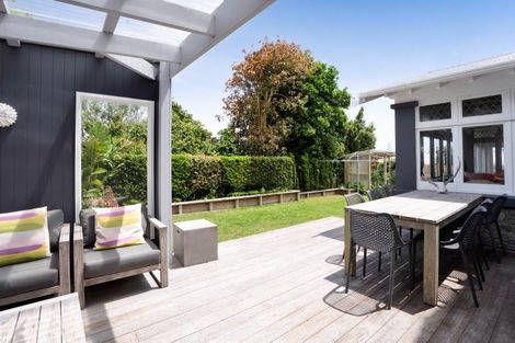 Photo of property in 34 Robe Street, New Plymouth, 4310