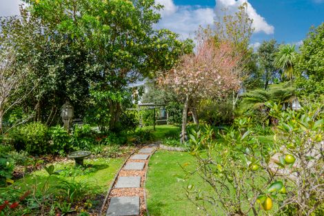 Photo of property in 16 Harbour View Road, Point Wells, Warkworth, 0986