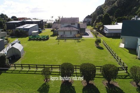 Photo of property in 106 Omara Place, Matarangi, Whitianga, 3592