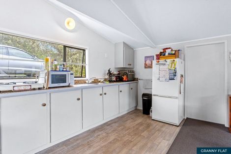 Photo of property in 10 Ardern Avenue, Stanmore Bay, Whangaparaoa, 0932