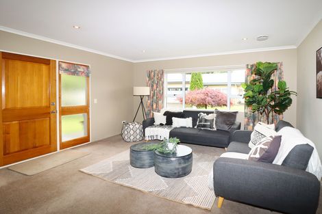 Photo of property in 28 Deller Drive, Carterton, 5713