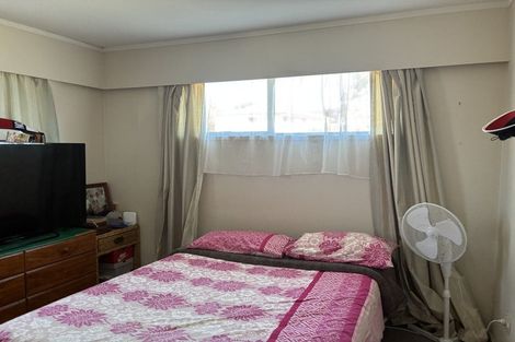 Photo of property in 14 Butterworth Drive, Glendene, Auckland, 0602