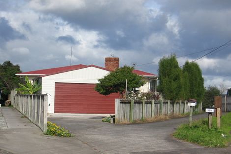 Photo of property in 1/16 Edgerton Road, Te Atatu Peninsula, Auckland, 0610