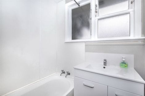 Photo of property in 121a Moire Road, West Harbour, Auckland, 0618