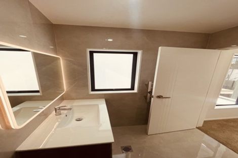 Photo of property in 2/2 Smiths Avenue, Papakura, 2110