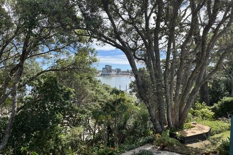 Photo of property in 4/7 Beach Haven Road, Beach Haven, Auckland, 0626