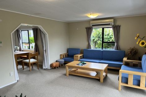 Photo of property in 54 Redlands Grove, Swanson, Auckland, 0612