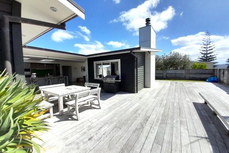 Photo of property in 128 Harbour Drive, Matarangi, Whitianga, 3592