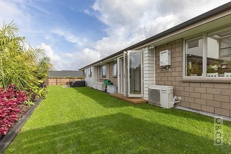 Photo of property in 124 Pohutukawa Parade, Riverhead, 0820