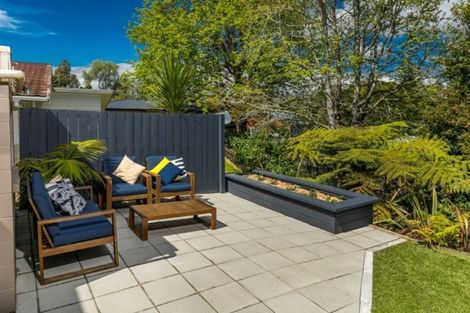 Photo of property in 52 Normanton Street, Glenfield, Auckland, 0629