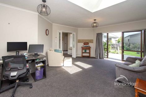 Photo of property in 6 Grove Place, Rangiora, 7400