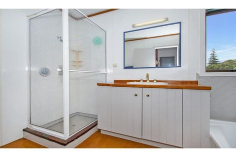 Photo of property in 25 Tapeka Road, Russell, 0202