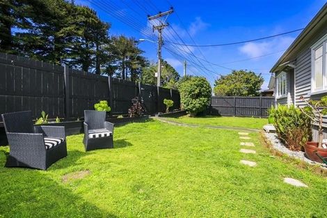 Photo of property in 1/65 Shakespeare Road, Milford, Auckland, 0620