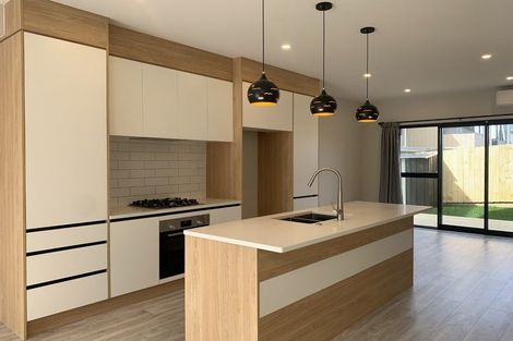 Photo of property in 28 Paina Crescent, Massey, Auckland, 0614