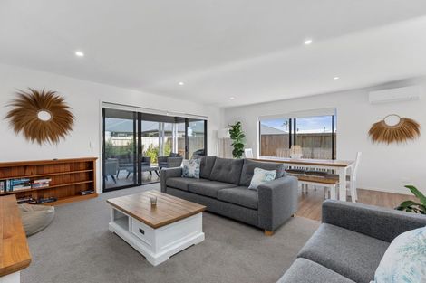 Photo of property in 51 Cotula Way, Papamoa Beach, Papamoa, 3118