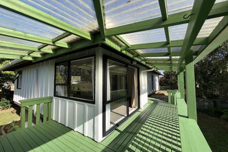 Photo of property in 16 Shearwater Street, One Tree Point, 0118