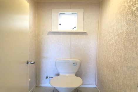 Photo of property in 17 Jamaica Place, Blockhouse Bay, Auckland, 0600