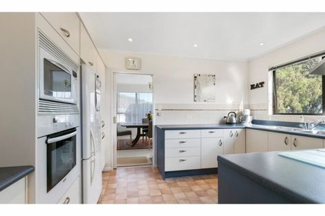 Photo of property in 13a Norton Park Avenue, Fairfield, Lower Hutt, 5011