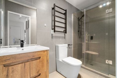 Photo of property in 2f Cadiz Place, Red Hill, Papakura, 2110