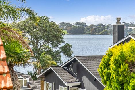 Photo of property in 2/29 Pupuke Road, Takapuna, Auckland, 0622