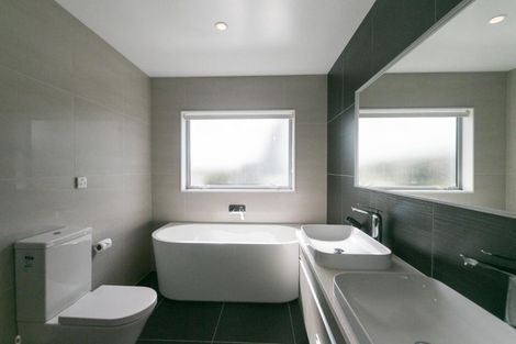 Photo of property in 69 Bordeaux Parade, Te Atatu South, Auckland, 0610