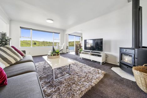 Photo of property in 14 Annan Grove, Papakowhai, Porirua, 5024