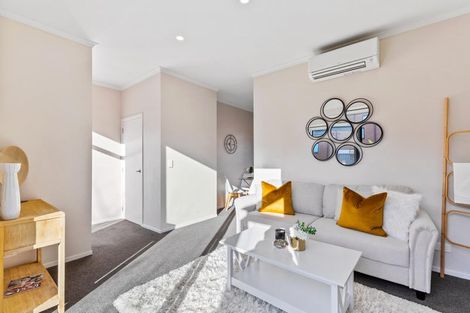 Photo of property in 12 Uku Lane, Hobsonville, Auckland, 0616