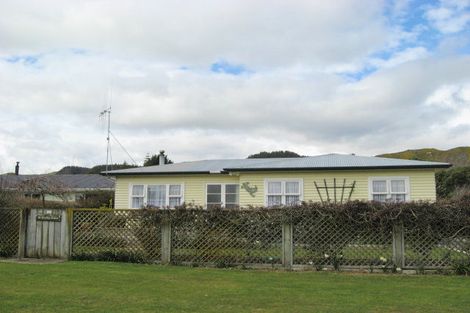 Photo of property in 57 Honi Taipua Street, Manakau, Levin, 5573