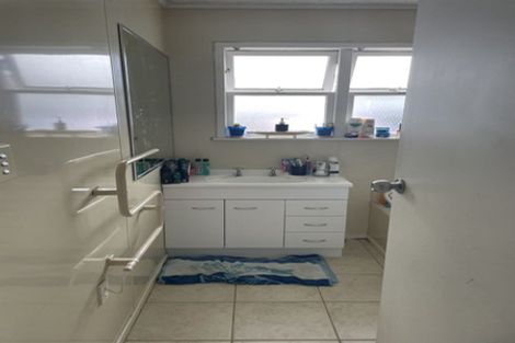 Photo of property in 43 Scenic Drive, Hillpark, Auckland, 2102