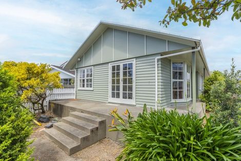 Photo of property in 44 Walton Road, Paraparaumu Beach, Paraparaumu, 5032