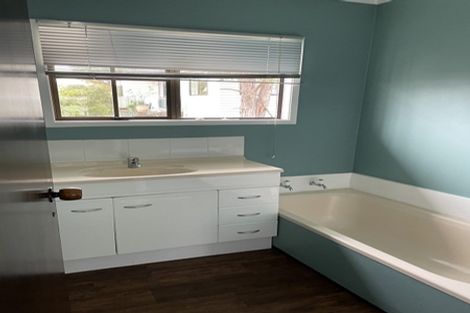 Photo of property in 2/130 Glamorgan Drive, Torbay, Auckland, 0630