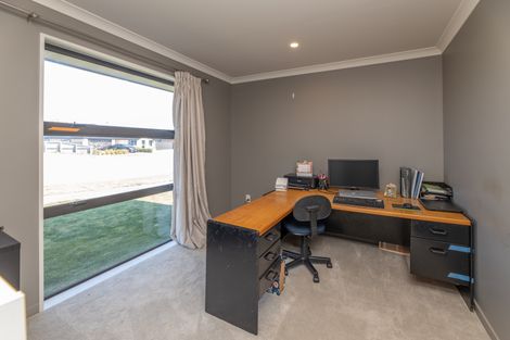 Photo of property in 7 Dundee Close, Darfield, 7510