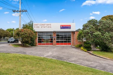 Photo of property in 19 Knights Road, Rothesay Bay, Auckland, 0630