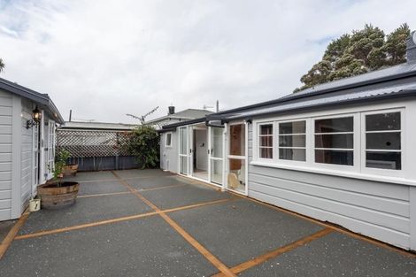 Photo of property in 28 Whites Line West, Woburn, Lower Hutt, 5010